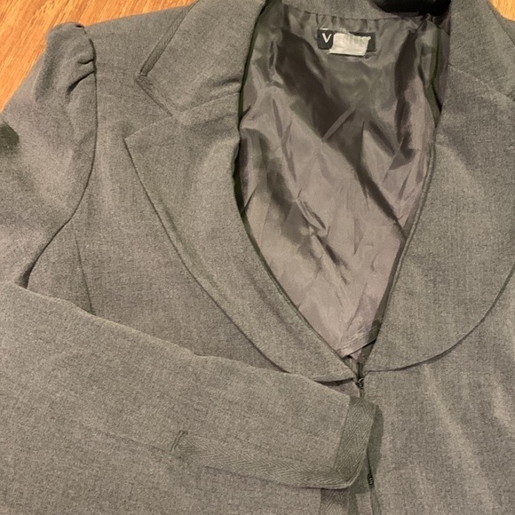 Blazer  and Skirt set - Picture 3 of 5